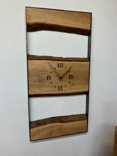 Horloge industriel bois brut et fer 