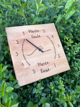 Charger l&#39;image dans la galerie, Horloge à marées en bois de  hêtre lamellé modèle « classics »